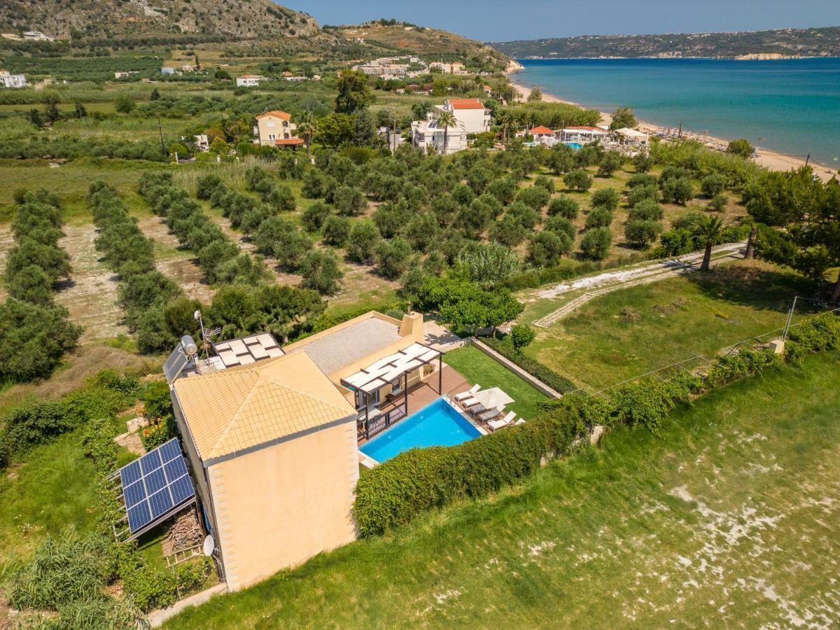 Calma Seaside Villa Kalyves