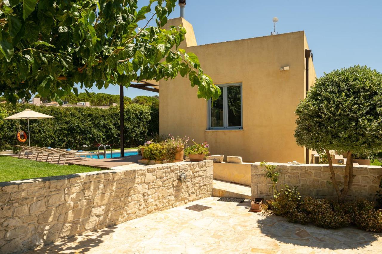 Calma Seaside Villa *